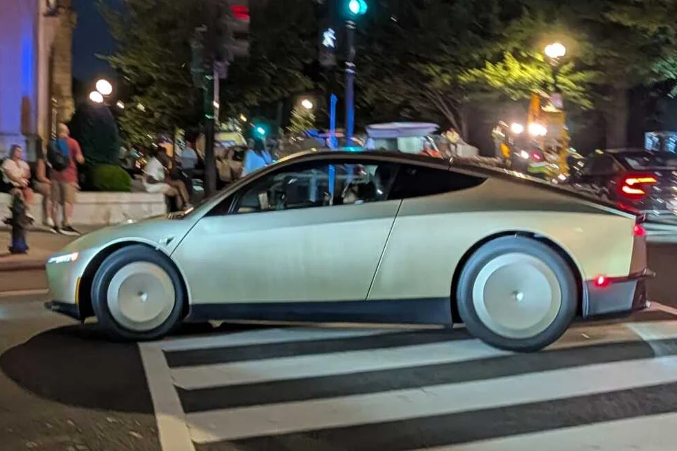 Tesla Q2 2026 deliveries, electric vehicle sales, European EV market, Tesla Model Y L, Tesla AI investment, Tesla stock, EV incentives 8
