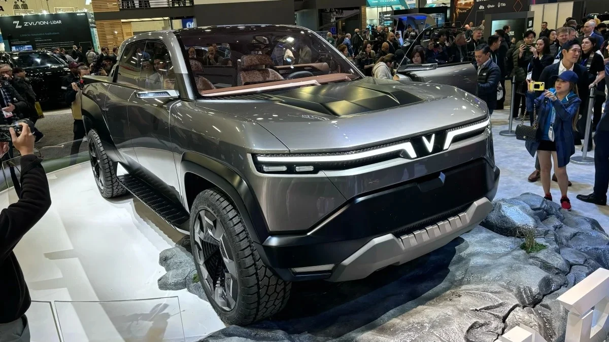 pickup trucks Vietnam, Ford Ranger, Toyota Hilux, VinFast VF Wild, hybrid pickup, Vietnam automotive market, VAMA sales data 4